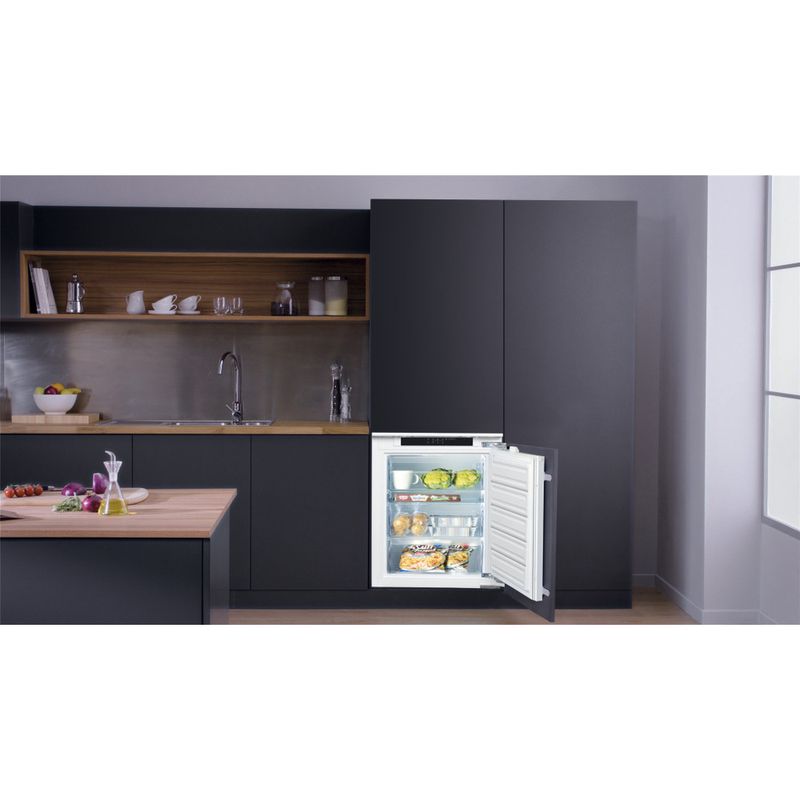 Hotpoint_Ariston-Congelatore-Da-incasso-BF-901-E-AA-Bianco-Lifestyle-frontal-open