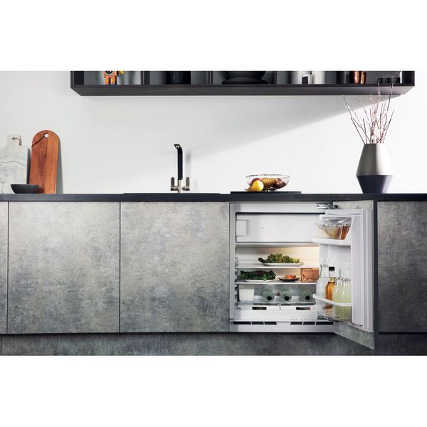 Hotpoint_Ariston-Frigorifero-Da-incasso-BTSZ-1632-HA-1-Acciaio-Lifestyle-frontal-open