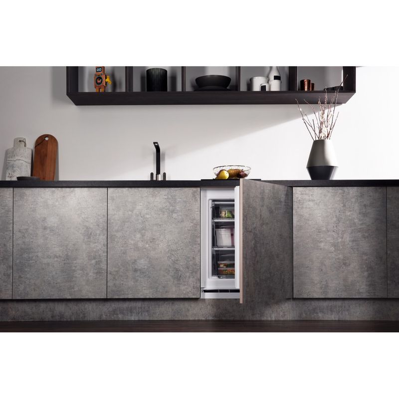 Hotpoint_Ariston-Congelatore-Da-incasso-BFS-1222-1-Acciaio-Lifestyle-frontal-open