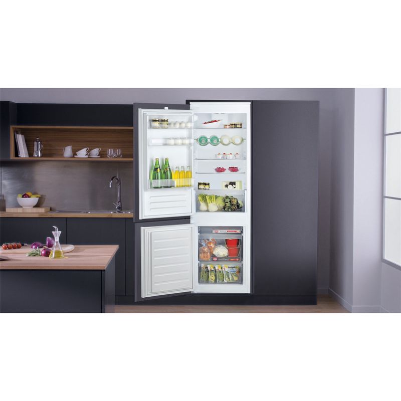 Hotpoint_Ariston Combinazione Frigorifero/Congelatore Da incasso BCB 7030 D S2 Bianco 2 porte Lifestyle frontal open