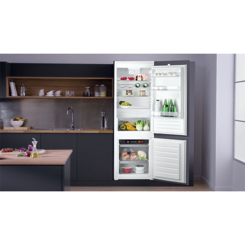 Hotpoint_Ariston Combinazione Frigorifero/Congelatore Da incasso BCB 7525 D2 Bianco 2 porte Lifestyle frontal open