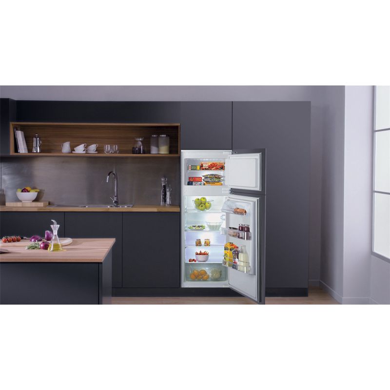 Hotpoint_Ariston-Combinazione-Frigorifero-Congelatore-Da-incasso-BDFS-2421-Bianco-2-porte-Lifestyle-frontal-open