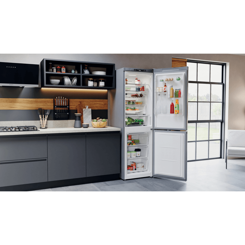 Hotpoint_Ariston-Combinazione-Frigorifero-Congelatore-Libera-installazione-HAFC8-TA33SX-O3-Saturn-Steel-2-porte-Lifestyle-perspective-open