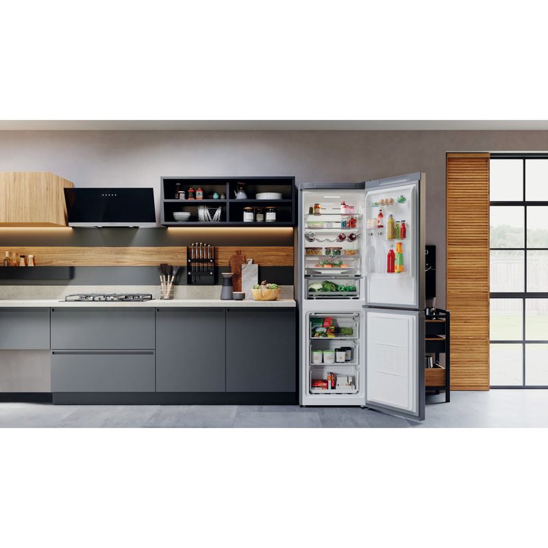 Hotpoint_Ariston-Combinazione-Frigorifero-Congelatore-Libera-installazione-HAFC8-TT43SX-O3-Saturn-Steel-2-porte-Lifestyle-frontal-open