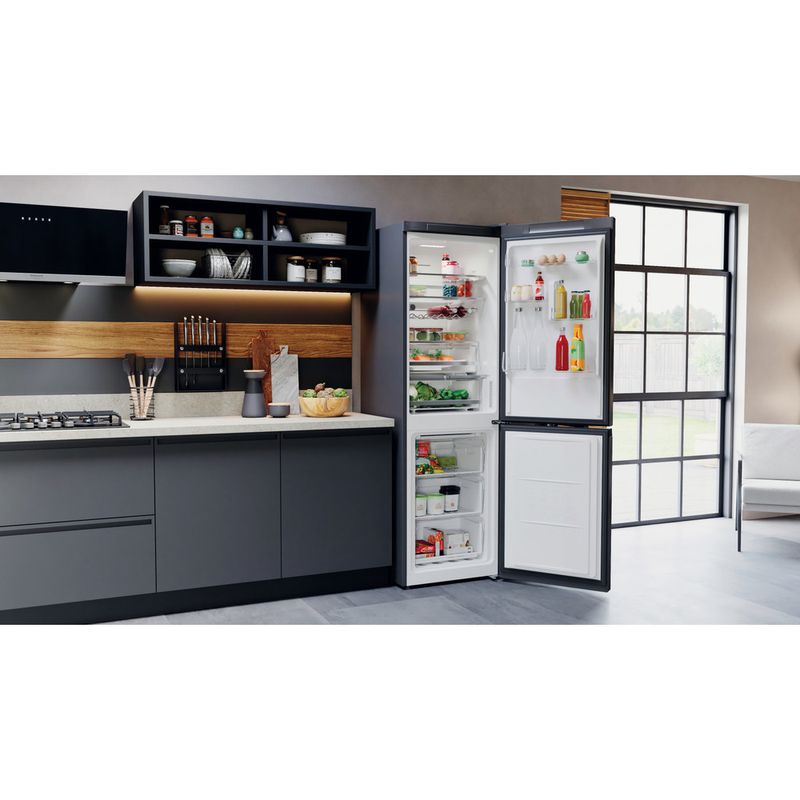 Hotpoint_Ariston-Combinazione-Frigorifero-Congelatore-Libera-installazione-HAFC8-TO32SK-Silver-Black-2-porte-Lifestyle-perspective-open