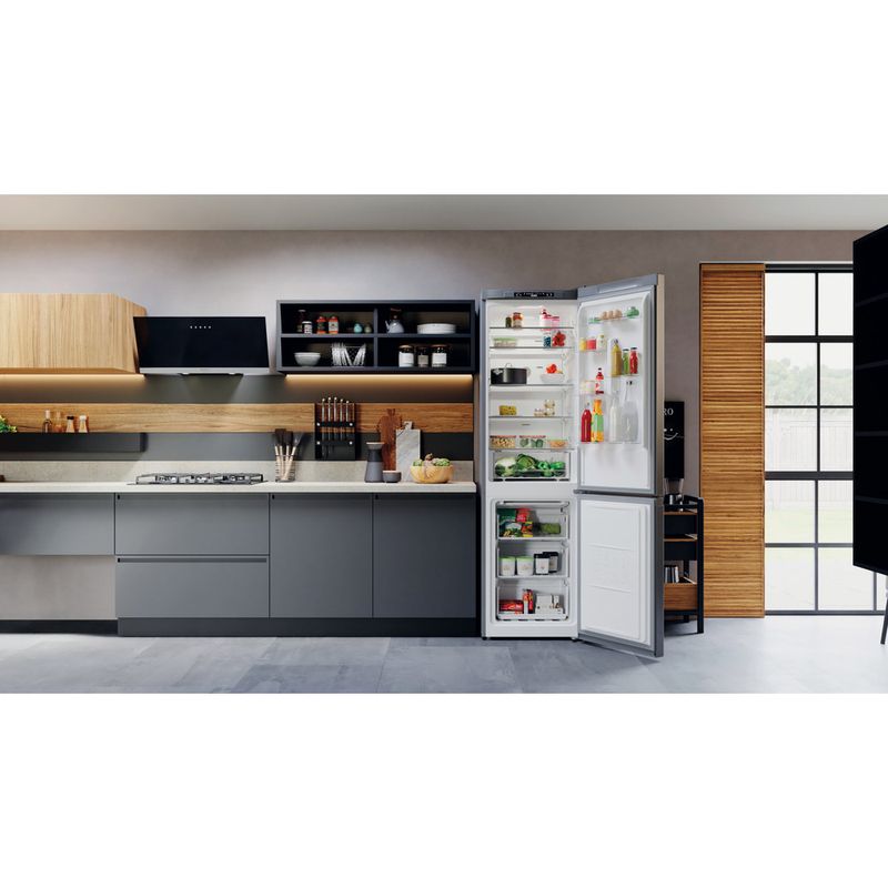 Hotpoint_Ariston-Combinazione-Frigorifero-Congelatore-Libera-installazione-HAFC9-TA23SX-O3-Saturn-Steel-2-porte-Lifestyle-frontal-open