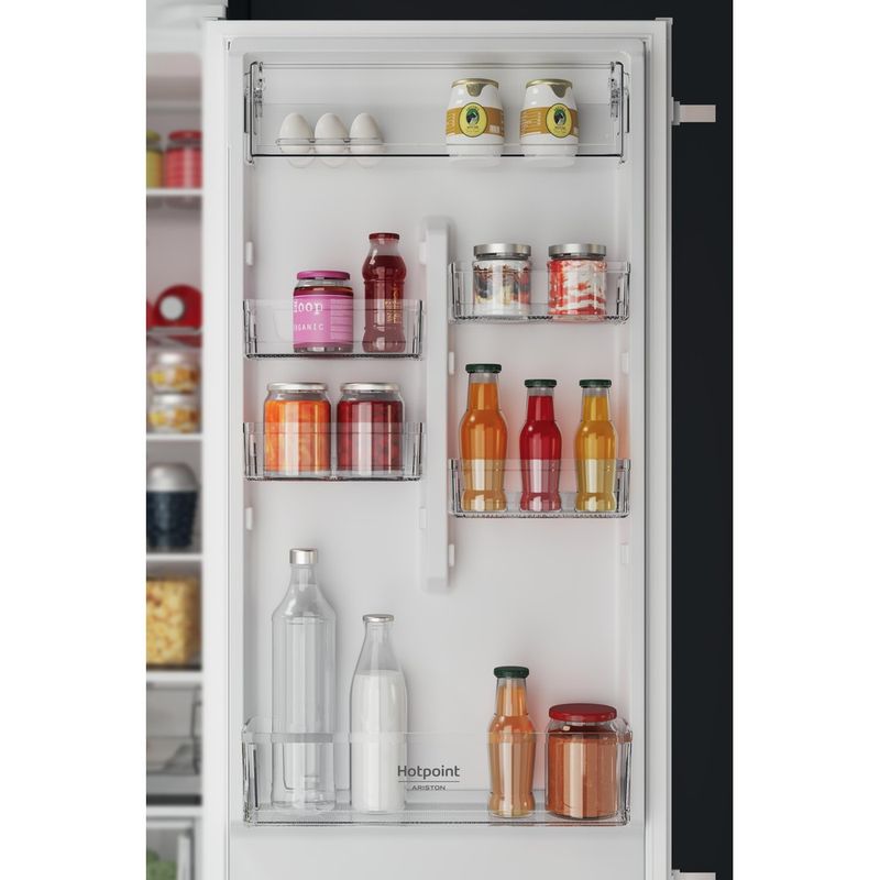 Hotpoint_Ariston-Combinazione-Frigorifero-Congelatore-Da-incasso-HAC20-T321-Bianco-2-porte-Lifestyle-frontal-open