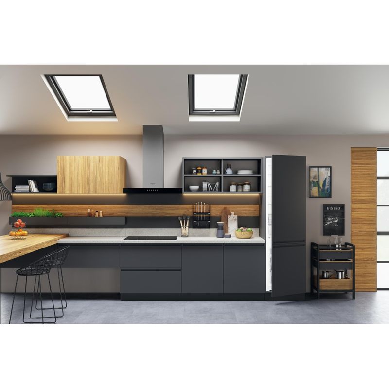 Hotpoint_Ariston-Combinazione-Frigorifero-Congelatore-Da-incasso-HAC20-T321-Bianco-2-porte-Lifestyle-perspective-open
