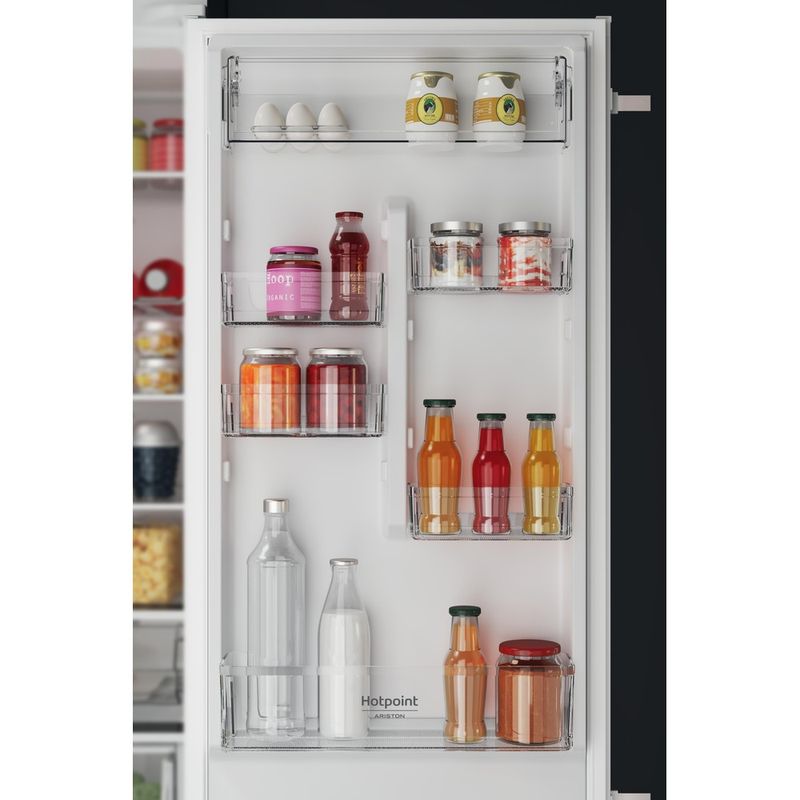 Hotpoint_Ariston-Combinazione-Frigorifero-Congelatore-Da-incasso-HAC20-T321-Bianco-2-porte-Lifestyle-detail