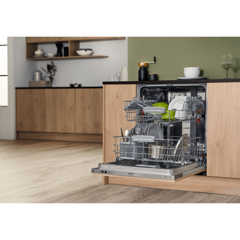 Hotpoint_Ariston-Lavastoviglie-Da-incasso-HIO-3T1239-W-Totalmente-integrato-A---Lifestyle-perspective-open