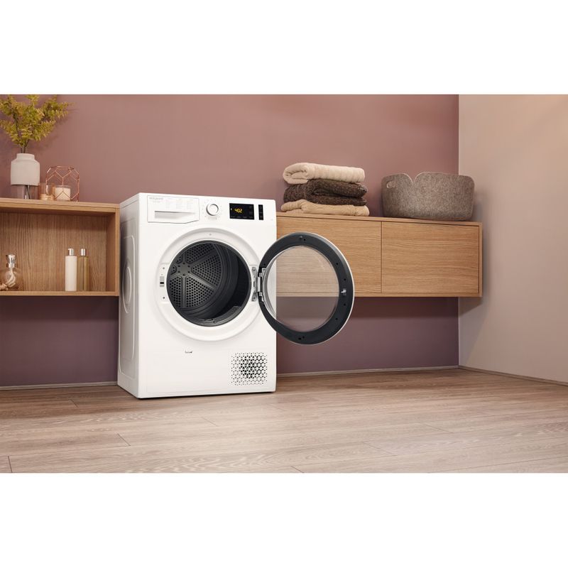 Hotpoint_Ariston Asciugabiancheria NT M11 91WK IT Bianco Lifestyle perspective open