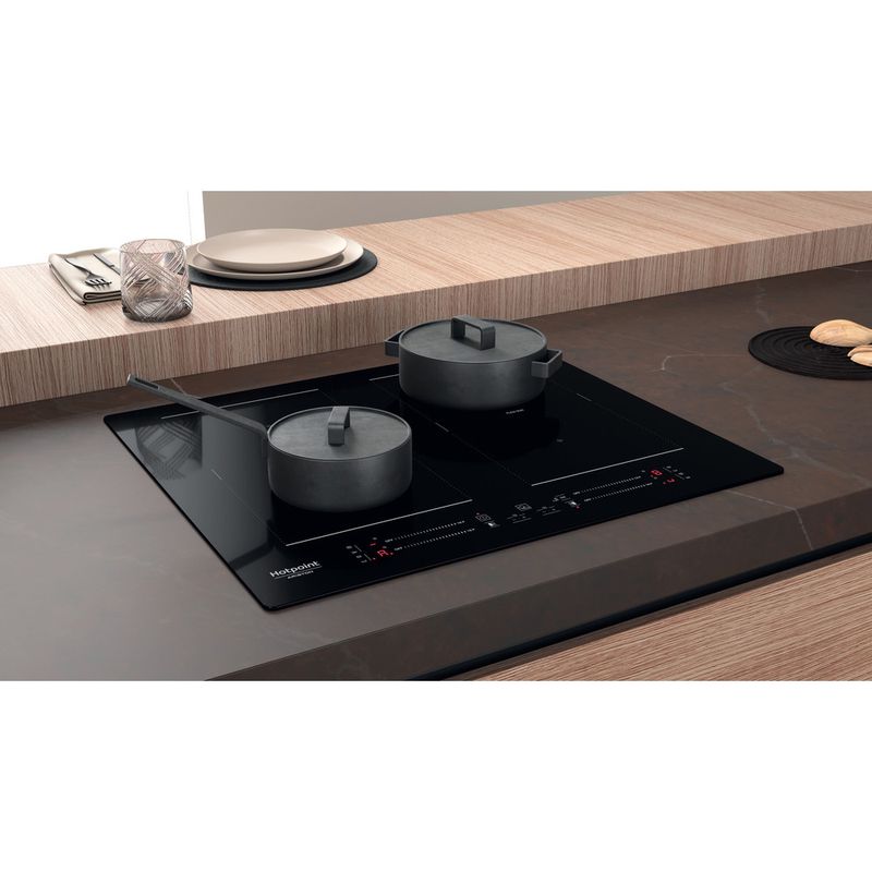 Hotpoint_Ariston Piano cottura HS 5160C NE Nero Induction vitroceramic Lifestyle perspective