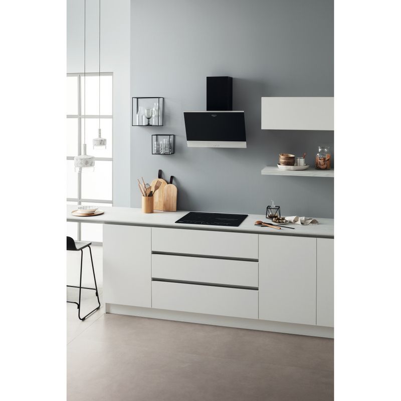 Hotpoint_Ariston Piano cottura HB 3160C NE Nero Induction vitroceramic Lifestyle perspective
