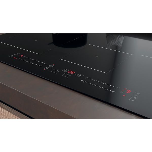 Hotpoint_Ariston Piano cottura HS 1677C NE Nero Induction vitroceramic Lifestyle control panel