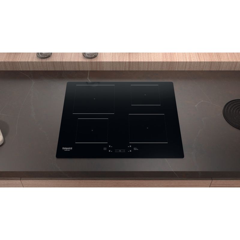 Hotpoint_Ariston Piano cottura HQ 5660S NE Nero Induction vitroceramic Lifestyle frontal top down