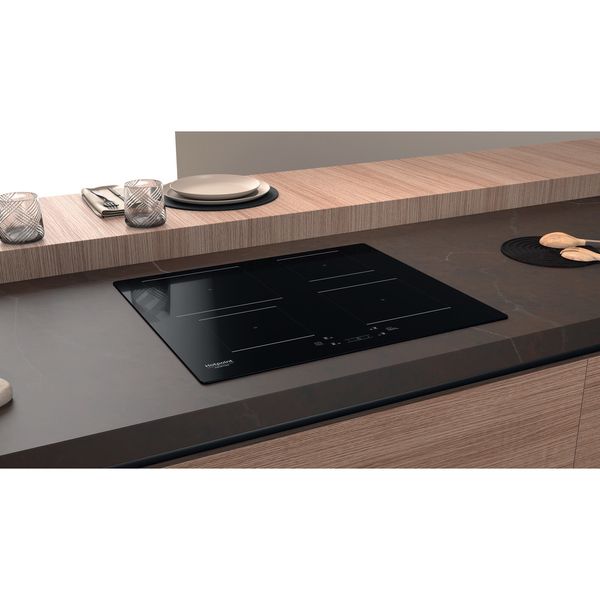 Hotpoint_Ariston-Piano-cottura-HQ-5660S-NE-Nero-Induction-vitroceramic-Lifestyle-perspective