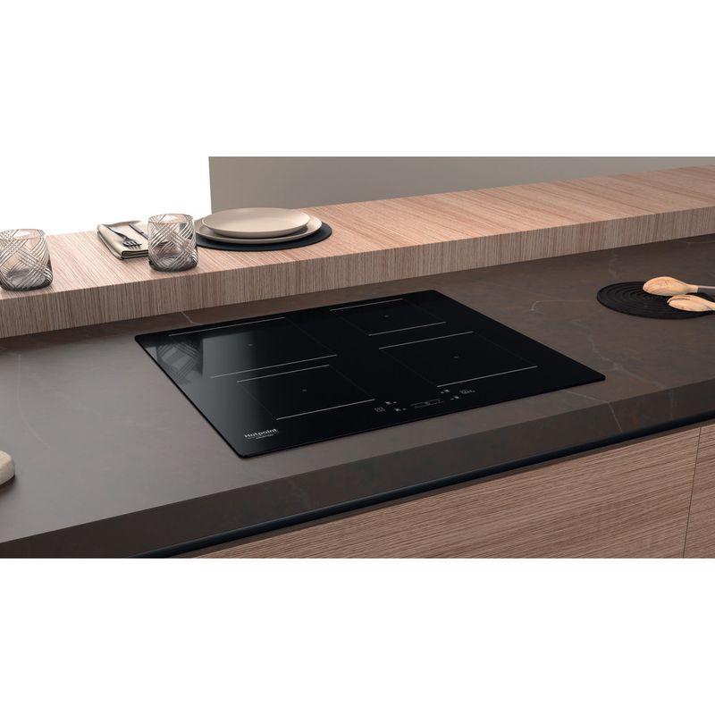 Hotpoint_Ariston Piano cottura HQ 5660S NE Nero Induction vitroceramic Lifestyle perspective