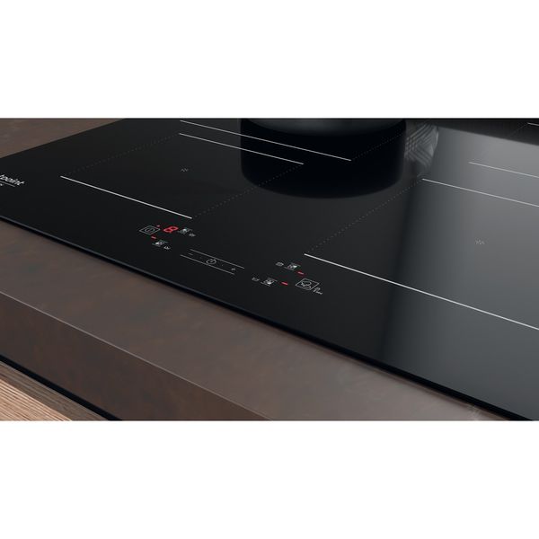Hotpoint_Ariston-Piano-cottura-HQ-5660S-NE-Nero-Induction-vitroceramic-Lifestyle-control-panel