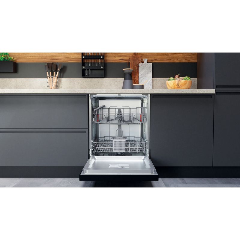 Hotpoint_Ariston Lavastoviglie Da incasso HB 4010 B Semi-integrato F Lifestyle frontal open