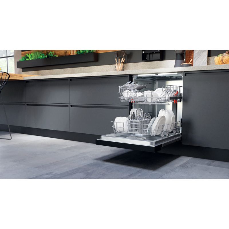 Hotpoint_Ariston Lavastoviglie Da incasso HB 4010 B Semi-integrato F Lifestyle perspective open