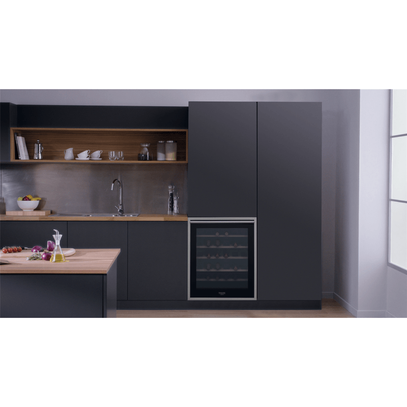 Hotpoint_Ariston-Conservazione-del-vino-Da-incasso-HA6-WC711-Inox-Lifestyle-frontal