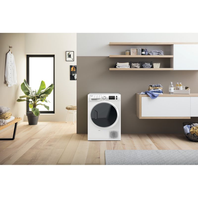 Hotpoint_Ariston Asciugabiancheria NT M11 9X3E IT Bianco Lifestyle frontal
