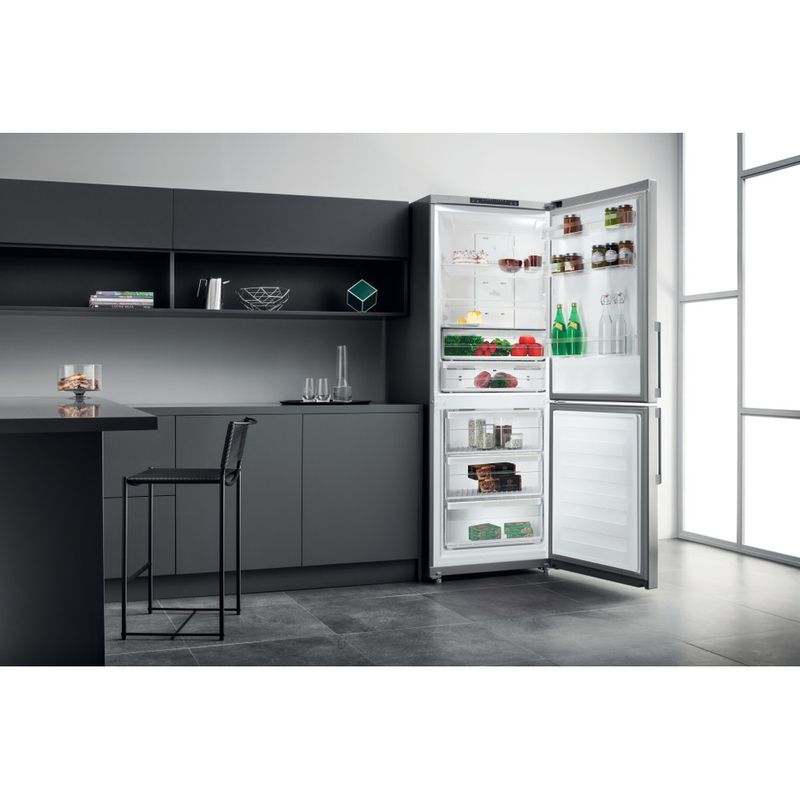 Hotpoint_Ariston-Combinazione-Frigorifero-Congelatore-Libera-installazione-HA70BI-31-S-New-Alu-2011-2-porte-Lifestyle-perspective-open