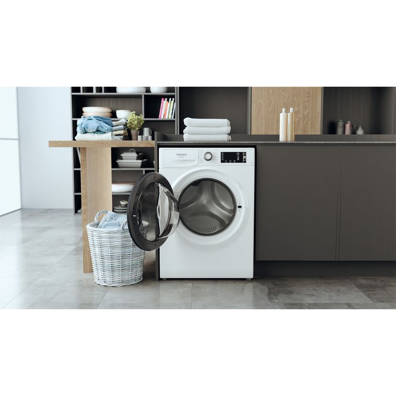 Hotpoint_Ariston Lavabiancheria Libera installazione NWBT 1045 WDAD IT N Bianco Carica frontale B Lifestyle frontal open