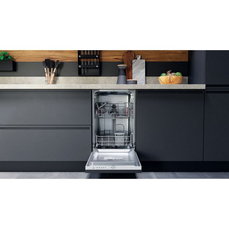 Hotpoint_Ariston-Lavastoviglie-Da-incasso-HSIE-2B19-Totalmente-integrato-F-Lifestyle-frontal-open