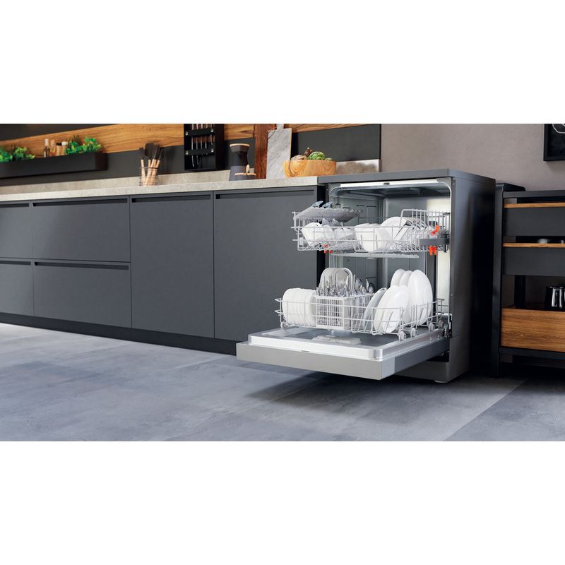 Hotpoint_Ariston-Lavastoviglie-Libera-installazione-HFC-2B19-X-Libera-installazione-F-Lifestyle-perspective-open