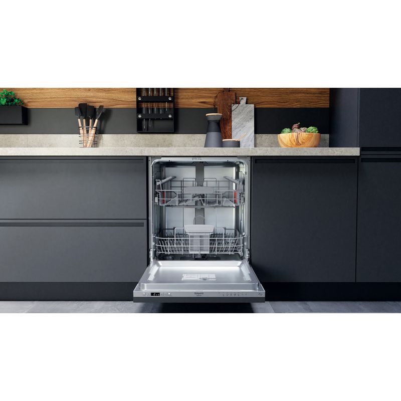 Hotpoint_Ariston Lavastoviglie Da incasso HIC 3C34 Totalmente integrato D Lifestyle frontal open