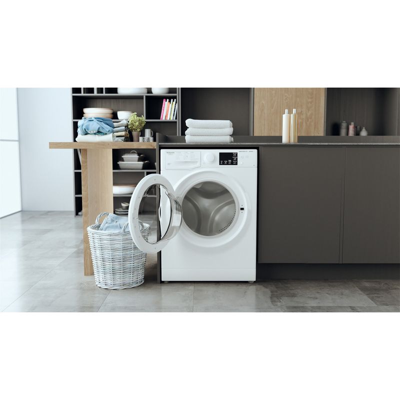Hotpoint_Ariston Lavabiancheria Libera installazione RSSG 72V W IT N Bianco Carica frontale D Lifestyle frontal open