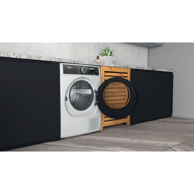 Hotpoint_Ariston-Asciugabiancheria-H8-D94WB-IT-Bianco-Lifestyle-perspective-open