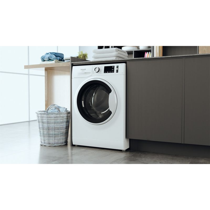 Hotpoint_Ariston Lavabiancheria Libera installazione NG96W IT N Bianco Carica frontale A Lifestyle perspective