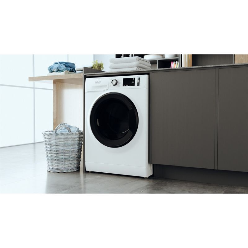 Hotpoint_Ariston Lavabiancheria Libera installazione NG846WMA IT N Bianco Carica frontale A Lifestyle perspective