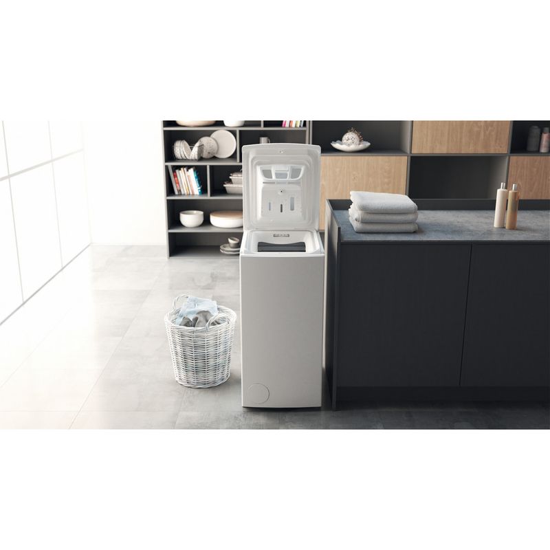 Hotpoint_Ariston Lavabiancheria Libera installazione WMTF 624U IT Bianco Carica dall'altro C Lifestyle frontal open