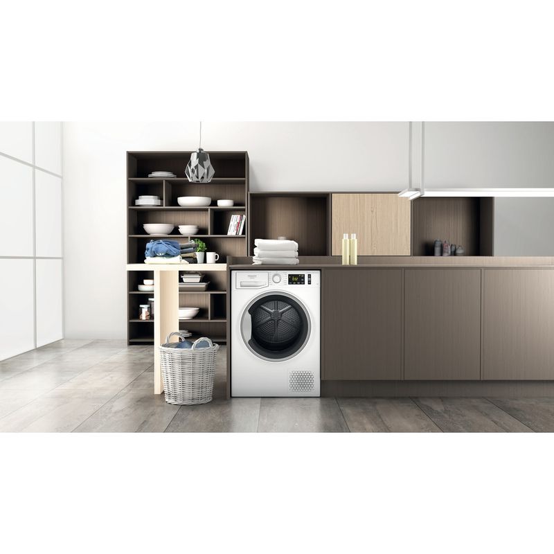 Hotpoint_Ariston-Asciugabiancheria-NT-M11-8X3SKY-IT-Bianco-Lifestyle-frontal