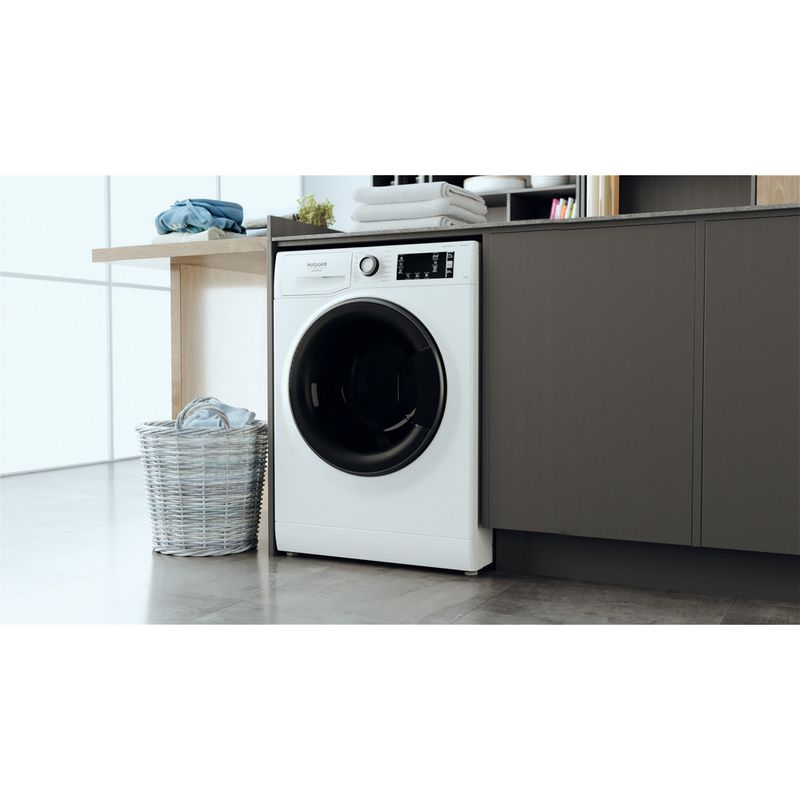 Hotpoint_Ariston Lavabiancheria Libera installazione NBT 1046 WDA IT Bianco Carica frontale A Lifestyle perspective