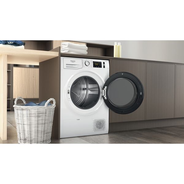 Hotpoint_Ariston Asciugabiancheria NTS M11 9X3E IT Bianco Lifestyle perspective open
