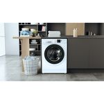 Hotpoint_Ariston-Lavabiancheria-Libera-installazione-RSSF-723-IT-Bianco-Carica-frontale-D-Lifestyle-frontal