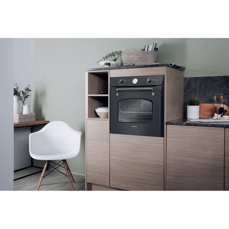 Hotpoint_Ariston Forno Da incasso FIT 804 H AN HA Elettrico A Lifestyle perspective