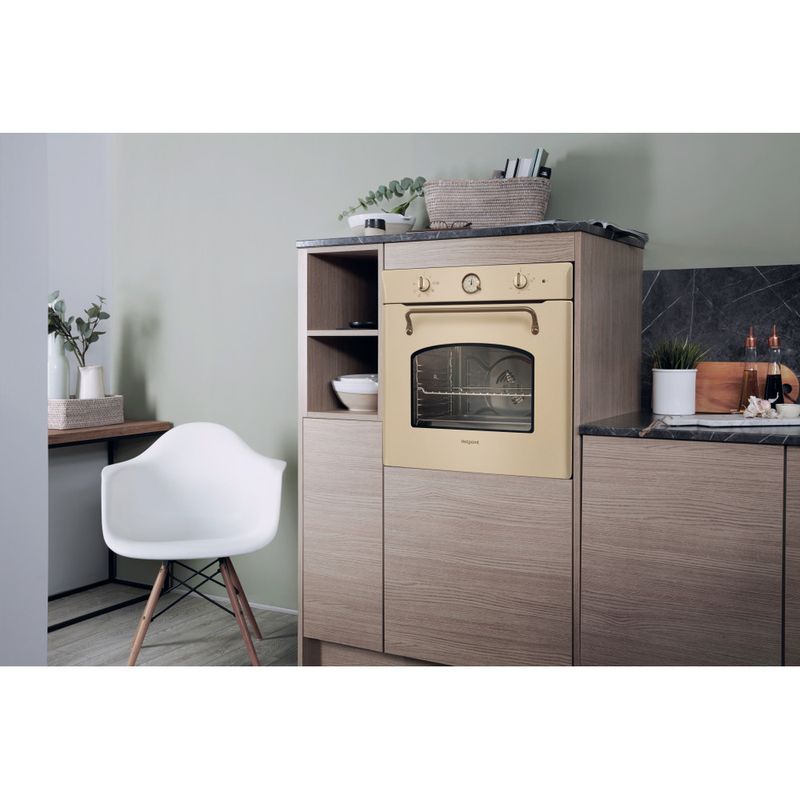 Hotpoint_Ariston Forno Da incasso FIT 804 H OW HA Elettrico A Lifestyle perspective