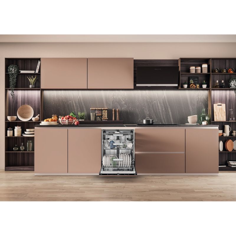 Hotpoint_Ariston-Lavastoviglie-Da-incasso-H7I-HT59-L-Totalmente-integrato-B-Lifestyle-frontal-open