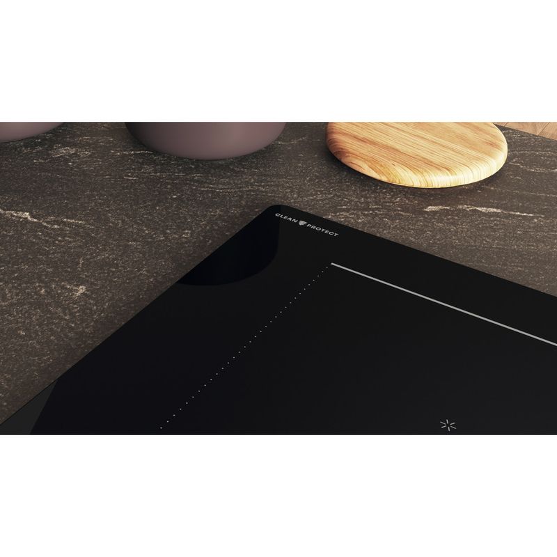 Hotpoint_Ariston-Piano-cottura-HB-4860C-CPNE-Nero-Induction-vitroceramic-Lifestyle-detail