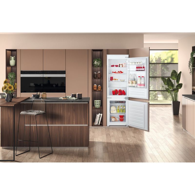 Hotpoint_Ariston Combinazione Frigorifero/Congelatore Da incasso BCB 703011 E Bianco 2 porte Lifestyle frontal open