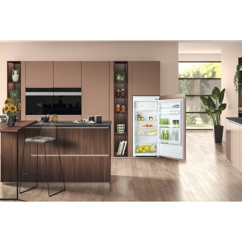 Hotpoint_Ariston Frigorifero Da incasso SZ 12 A2 D/HA 2 Non disponibile Lifestyle frontal open