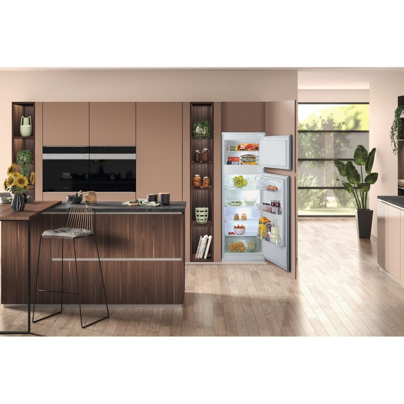 Hotpoint_Ariston Combinazione Frigorifero/Congelatore Da incasso BDFS 2422 Bianco 2 porte Lifestyle frontal open