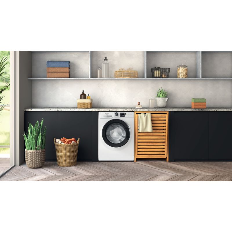 Hotpoint_Ariston Lavabiancheria Libera installazione NF746WK IT Bianco Carica frontale A Lifestyle frontal