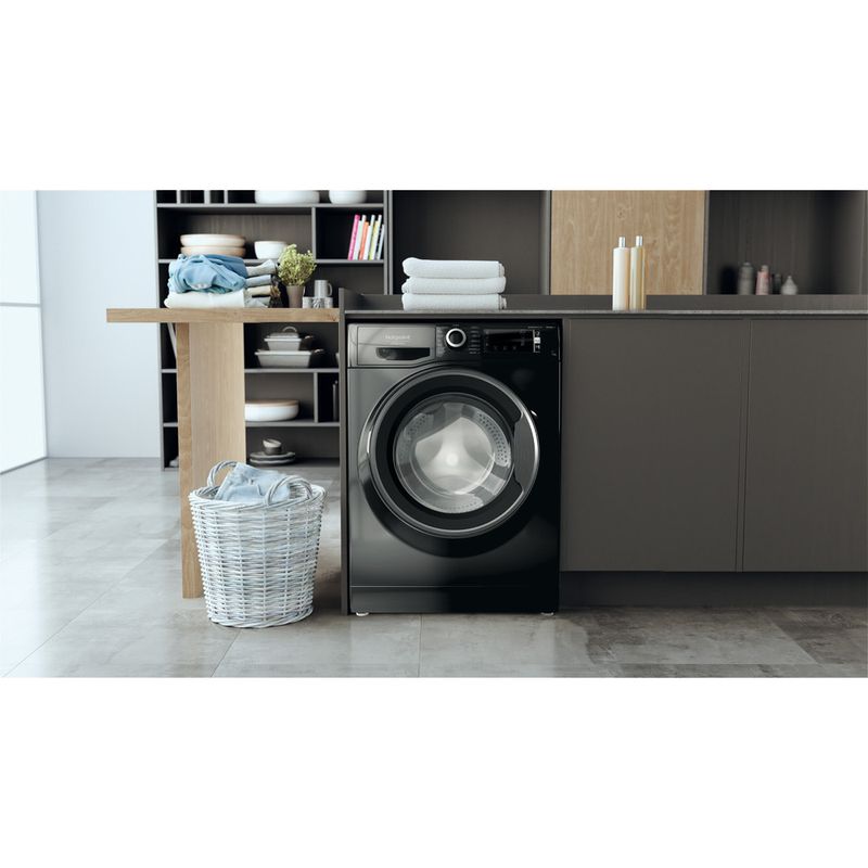 Hotpoint_Ariston Lavabiancheria Libera installazione NBT 116 BLACK IT Nero Carica frontale A Lifestyle frontal