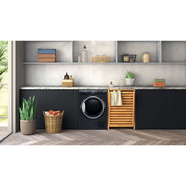 Hotpoint_Ariston-Asciugabiancheria-NTS-M11-93-BLACK-IT-Nero-Lifestyle-frontal